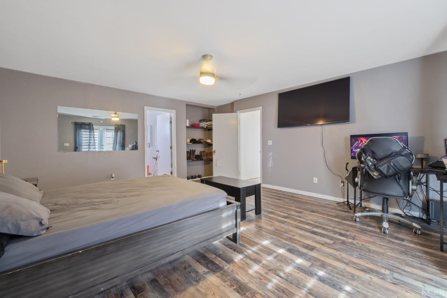 916 E Elm St, Hanford, CA 93230