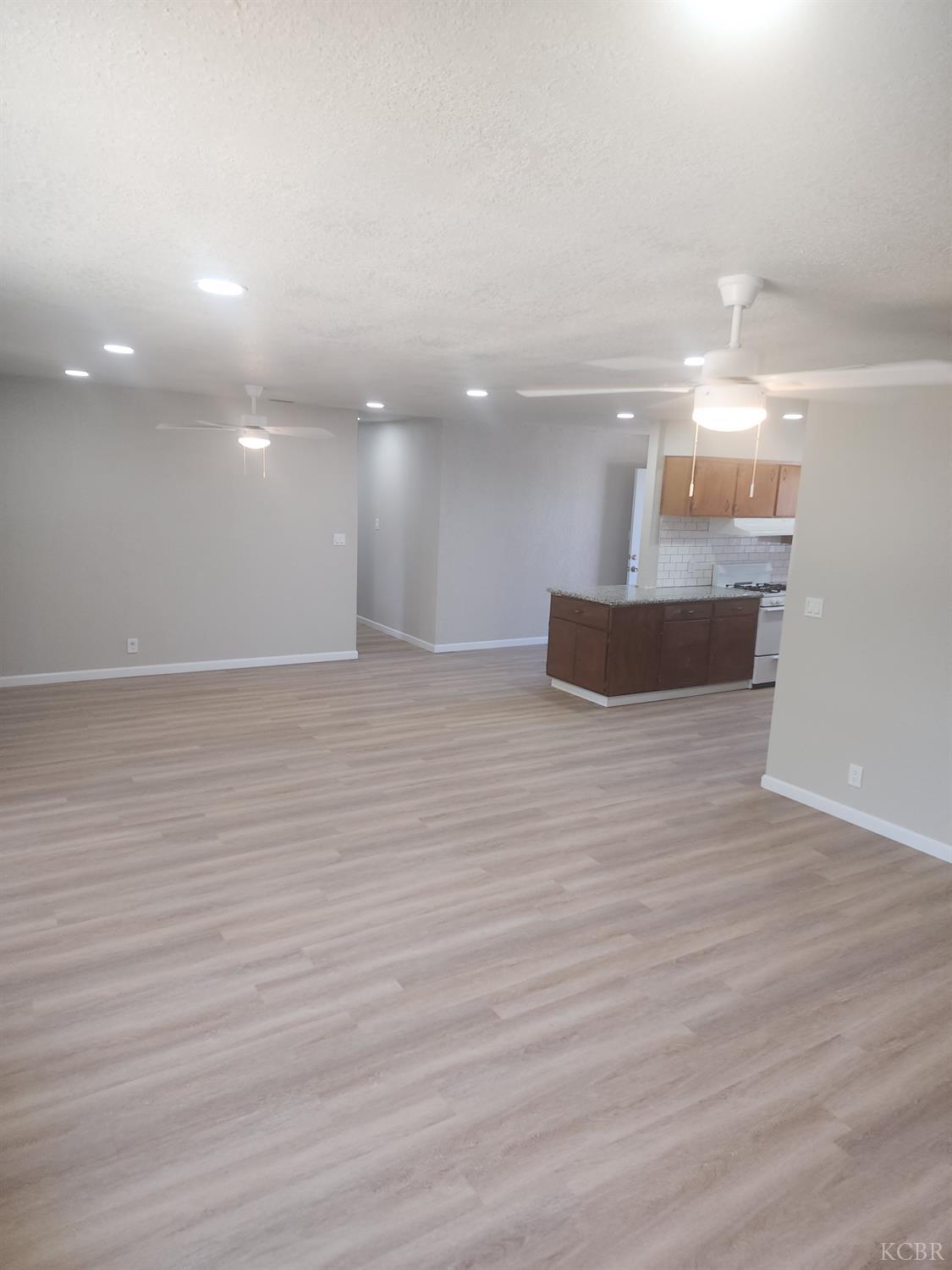 345 E Lemmon Way, Hanford, CA 93230
