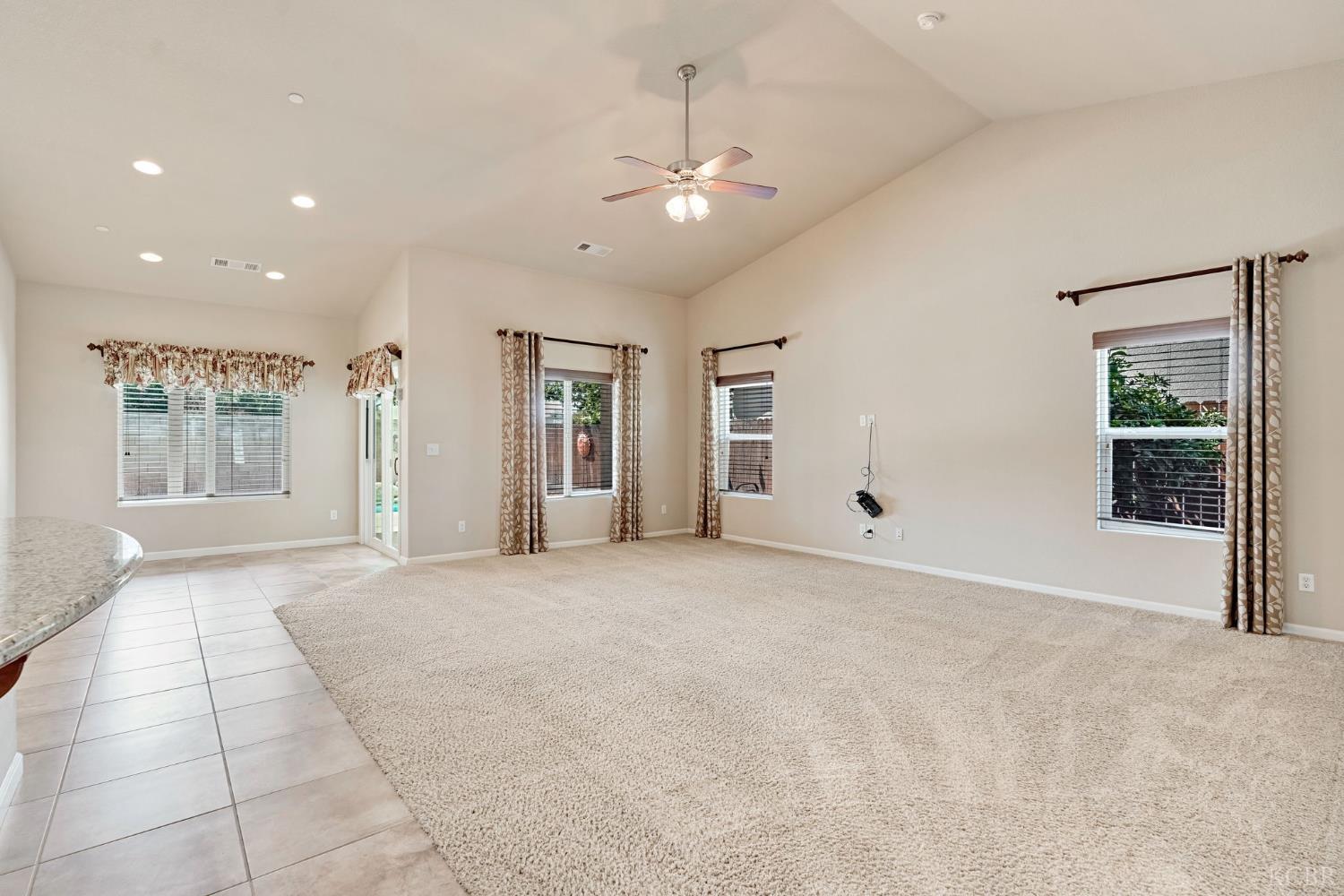 1865 W Hopkins Dr, Hanford, CA 93230