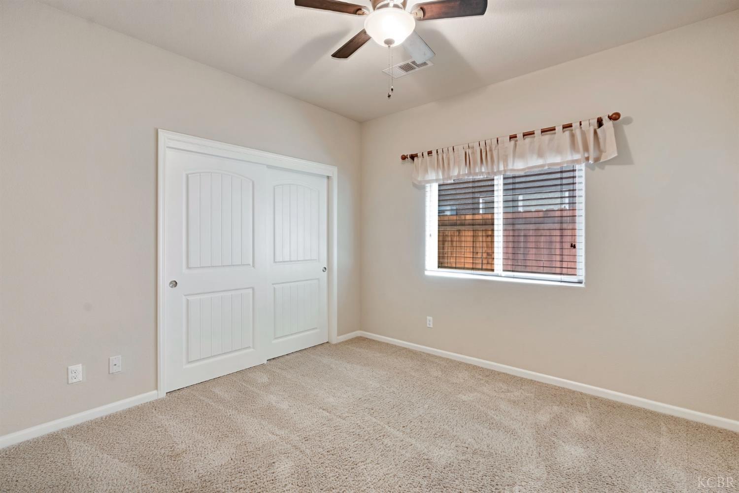 1865 W Hopkins Dr, Hanford, CA 93230
