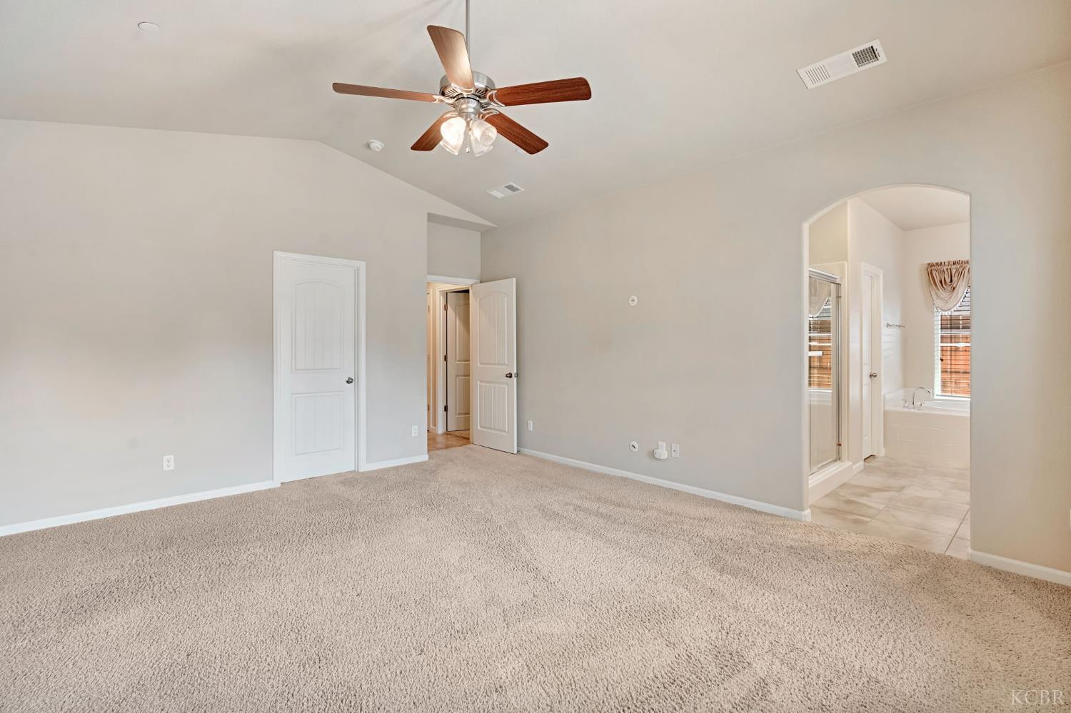 1865 W Hopkins Dr, Hanford, CA 93230
