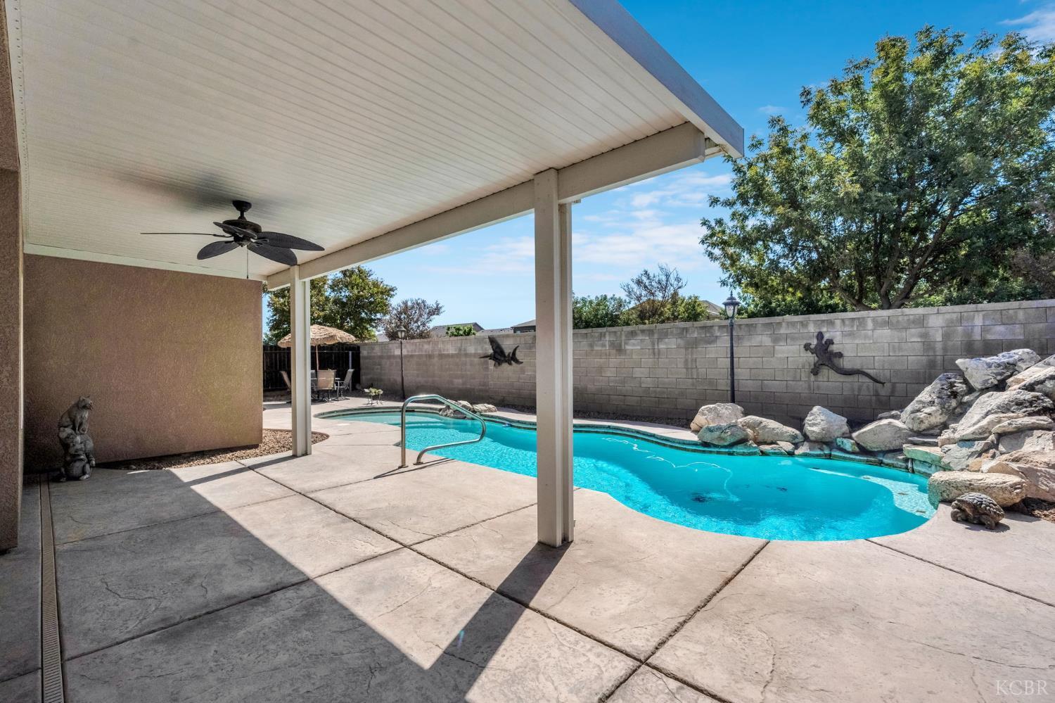 1865 W Hopkins Dr, Hanford, CA 93230
