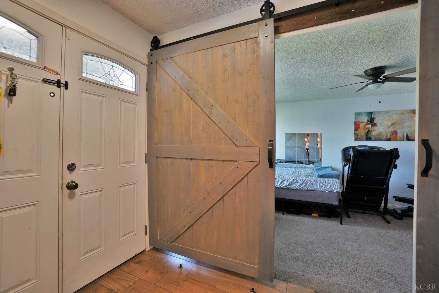 641 Meadow Ln, Lemoore, CA 93245