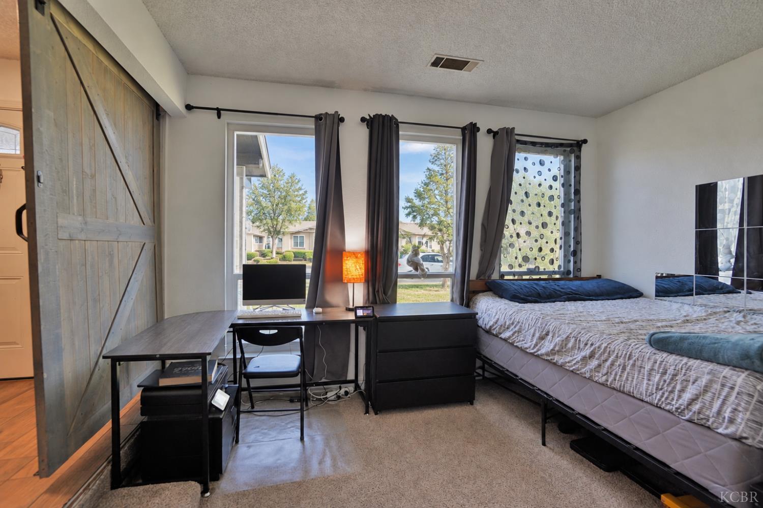 641 Meadow Ln, Lemoore, CA 93245