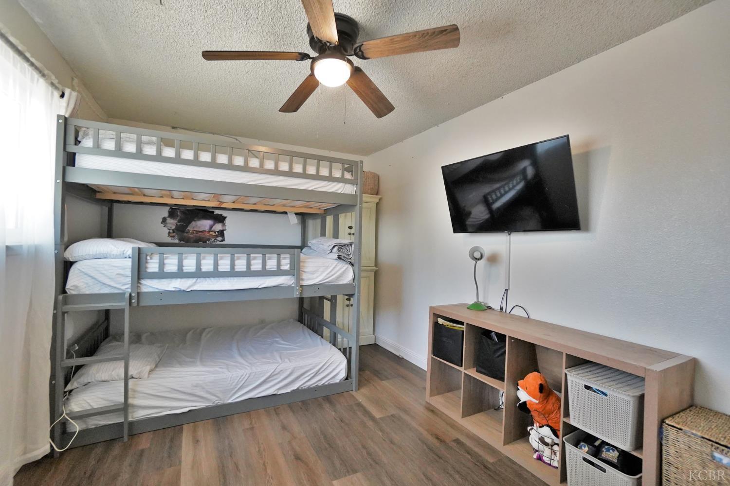 641 Meadow Ln, Lemoore, CA 93245