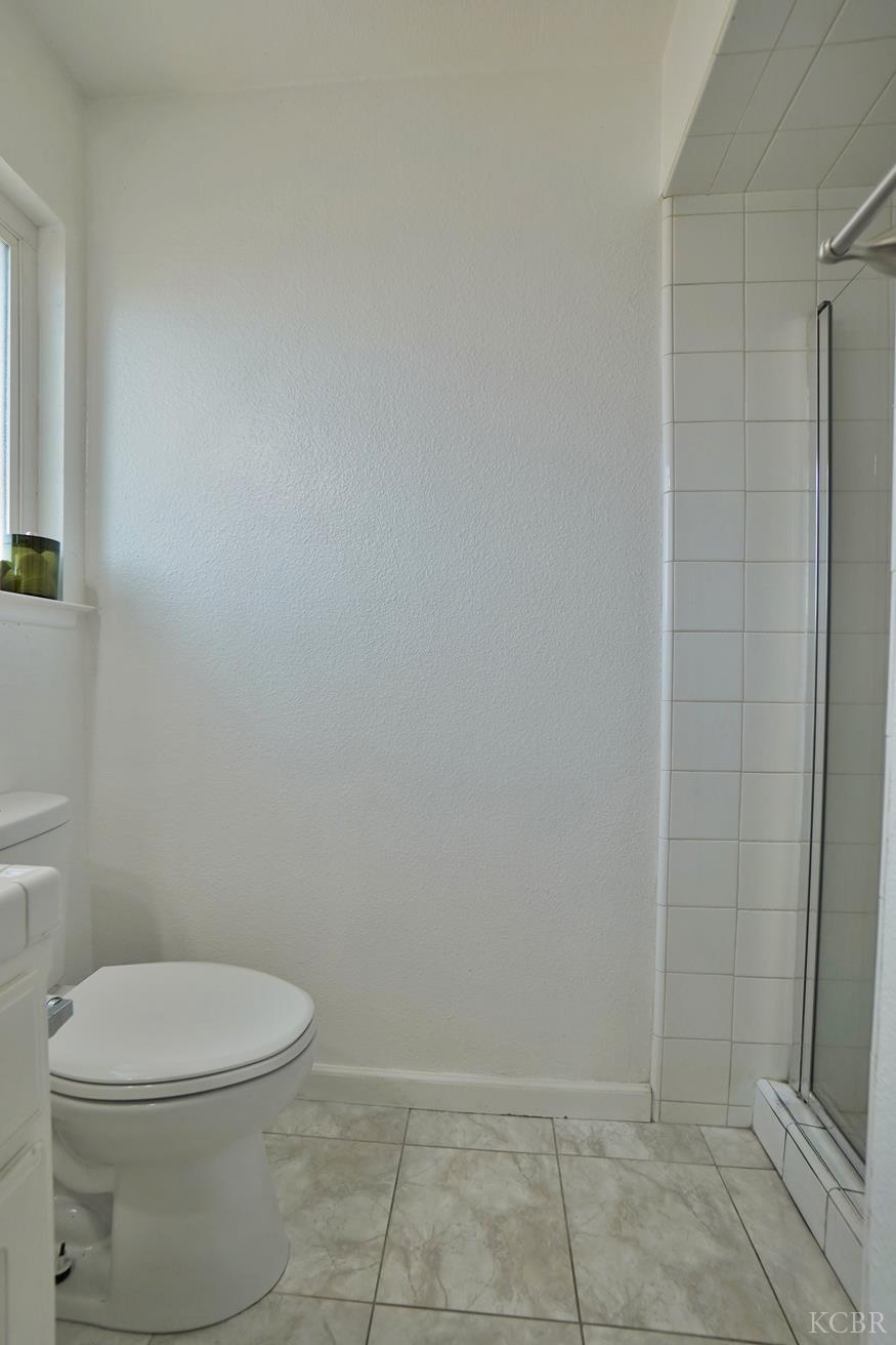 641 Meadow Ln, Lemoore, CA 93245