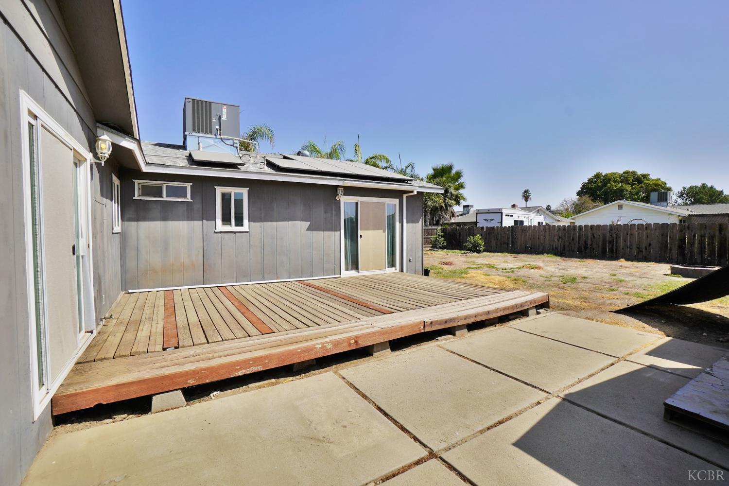 641 Meadow Ln, Lemoore, CA 93245