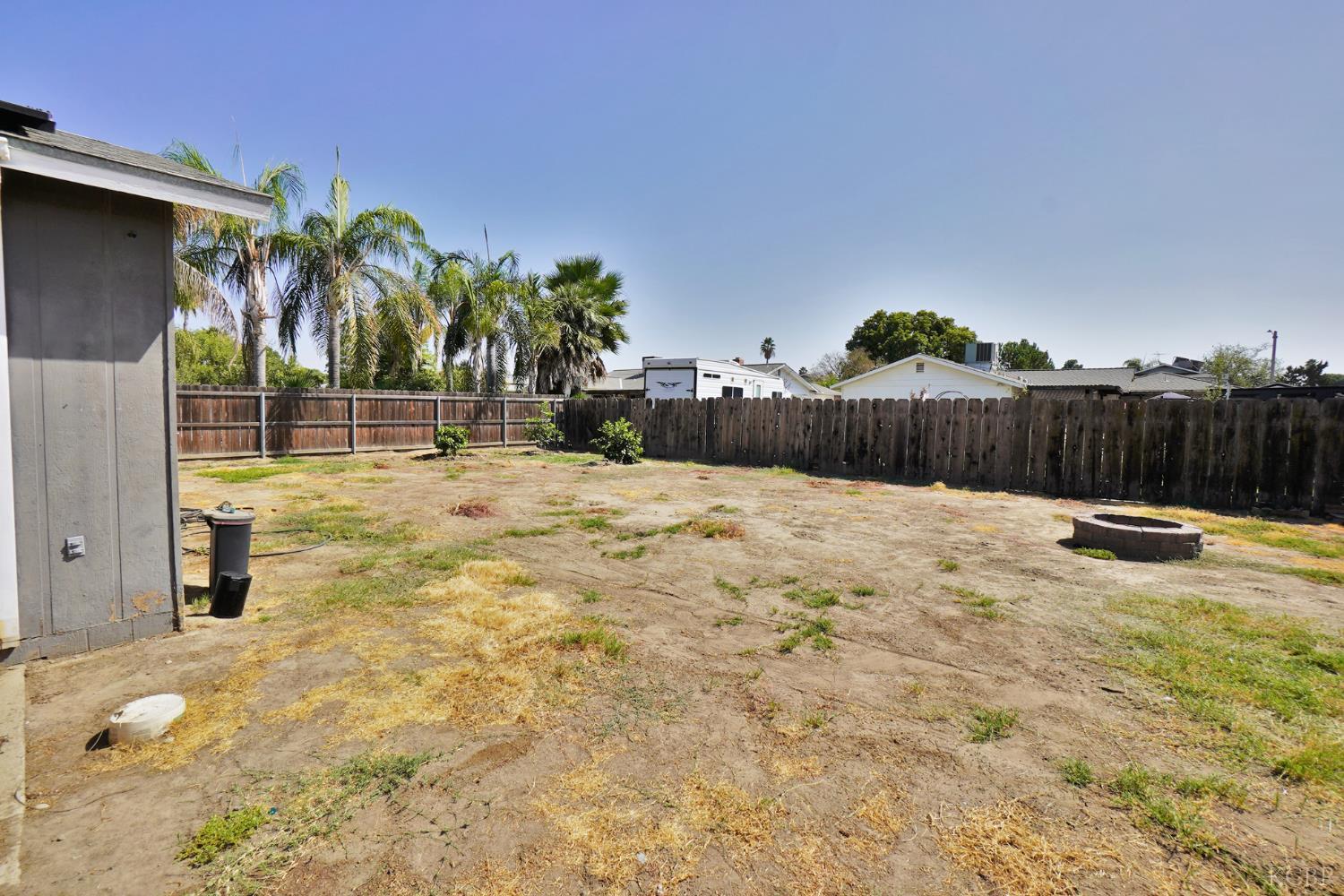 641 Meadow Ln, Lemoore, CA 93245