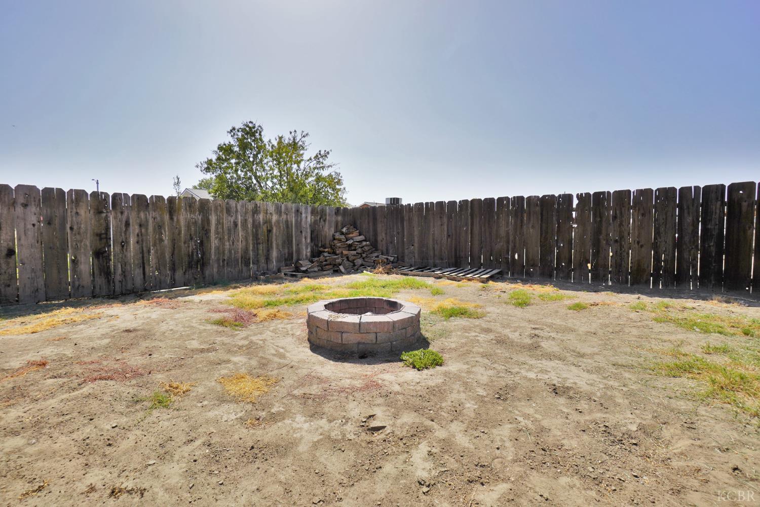 641 Meadow Ln, Lemoore, CA 93245