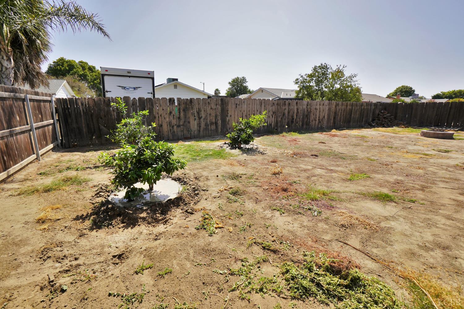 641 Meadow Ln, Lemoore, CA 93245