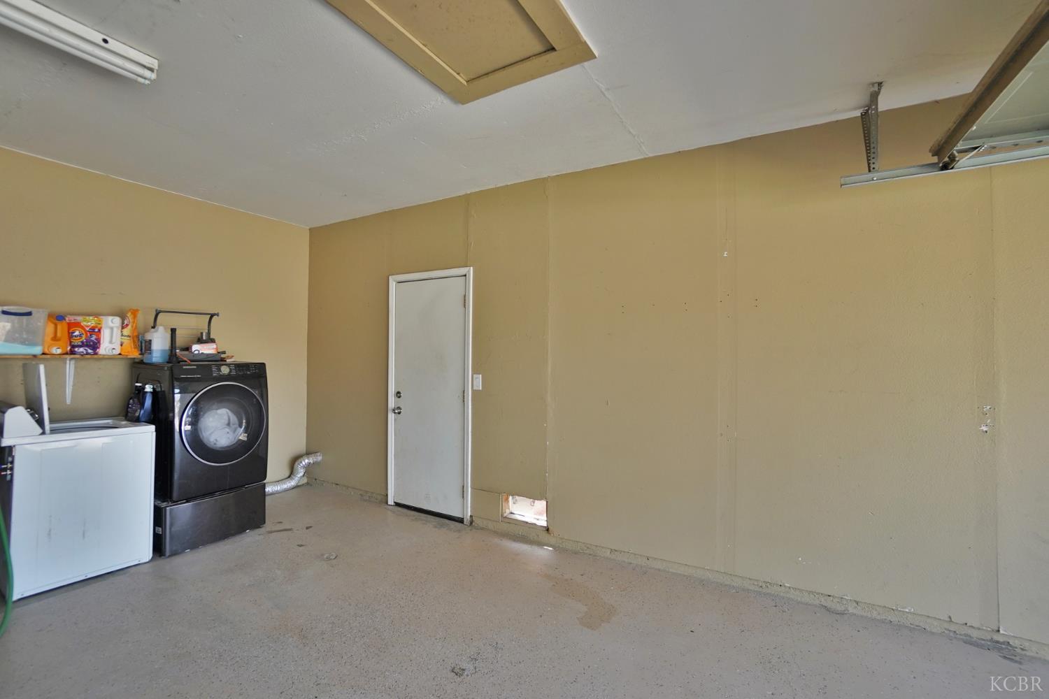 641 Meadow Ln, Lemoore, CA 93245