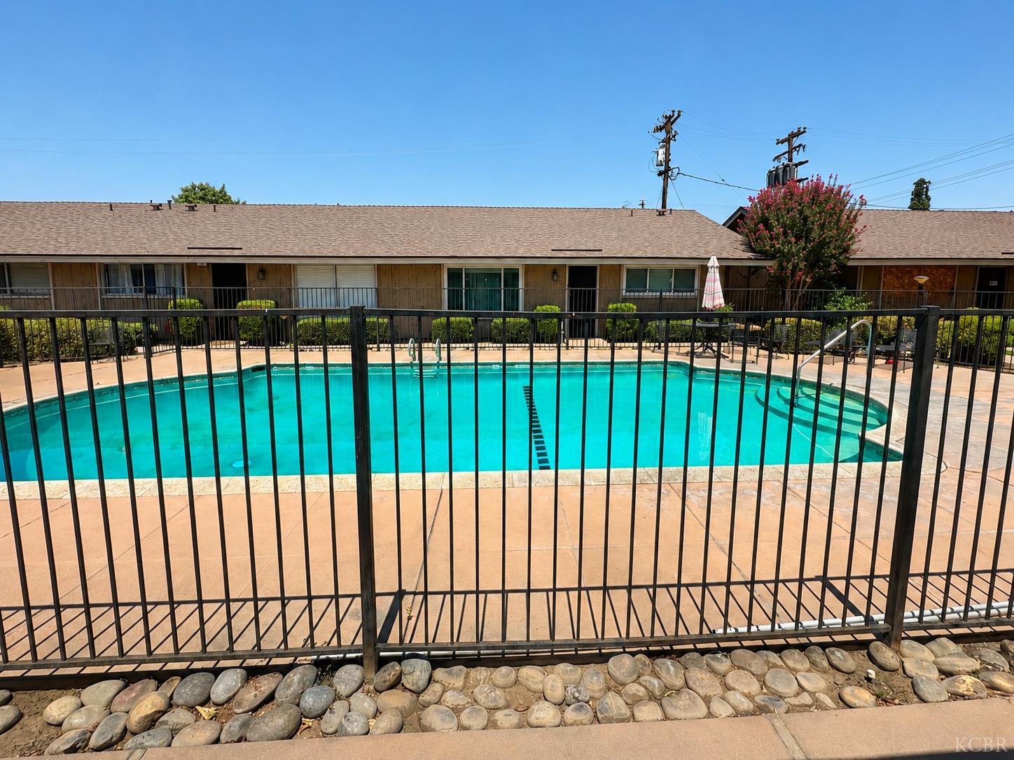 3725 N Fruit Ave, Fresno, CA 93705