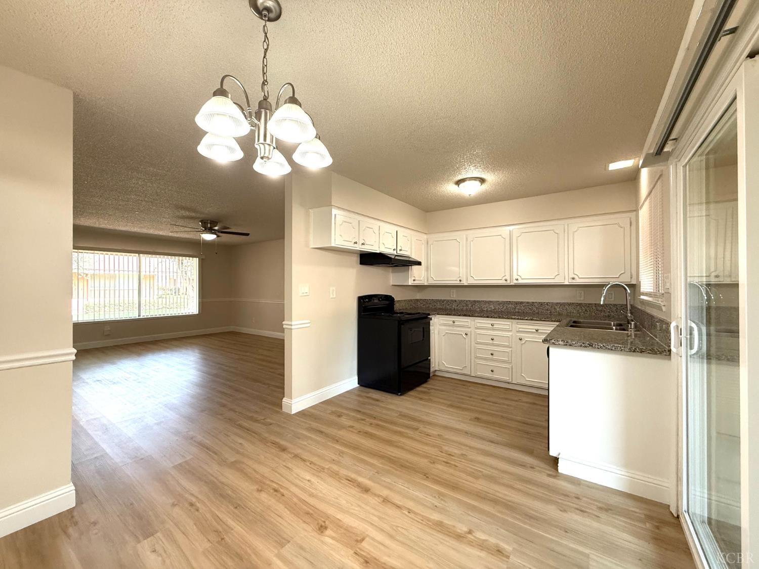 3725 N Fruit Ave, Fresno, CA 93705