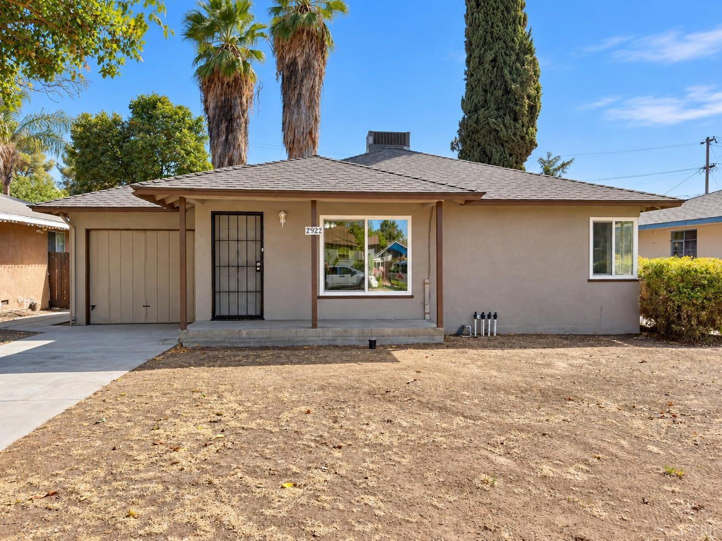 2922 E Lamona Ave, Fresno, CA 93703