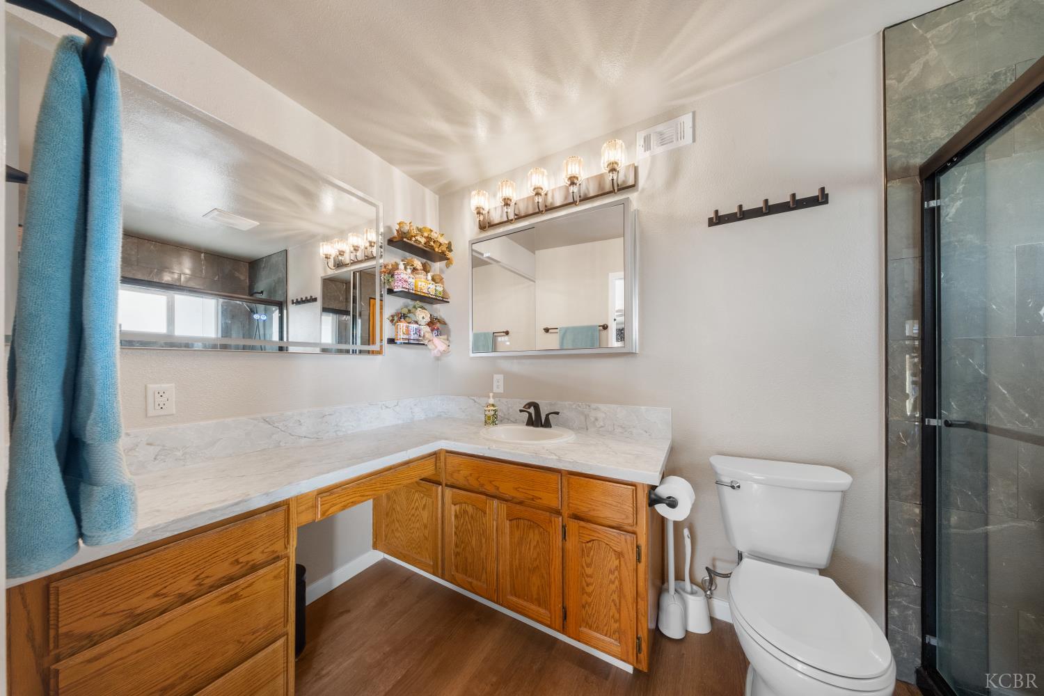 2009 Fairmont Dr, Hanford, CA 93230