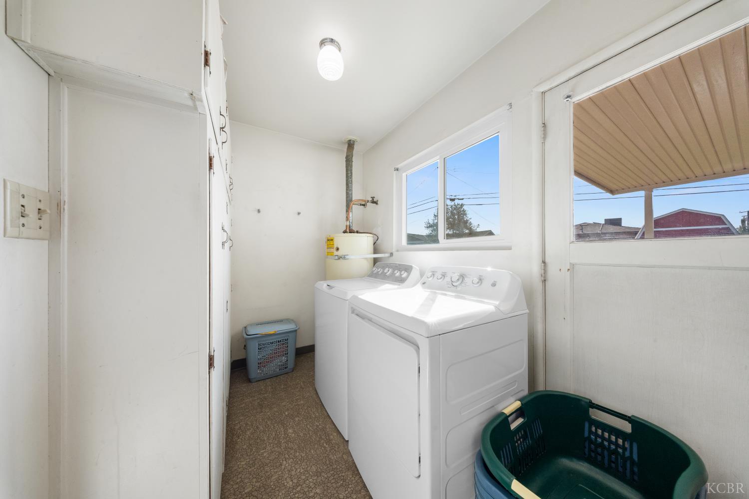 2009 Fairmont Dr, Hanford, CA 93230