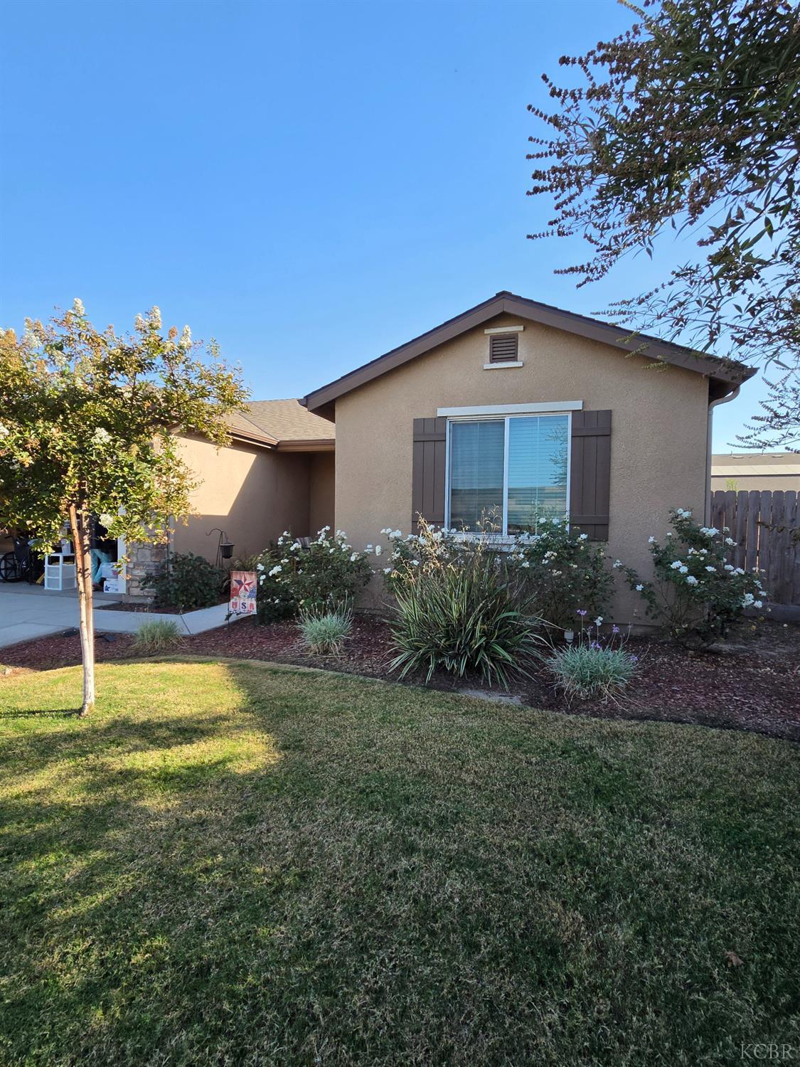 1317 W Kenny Thompson, Hanford, CA 93230