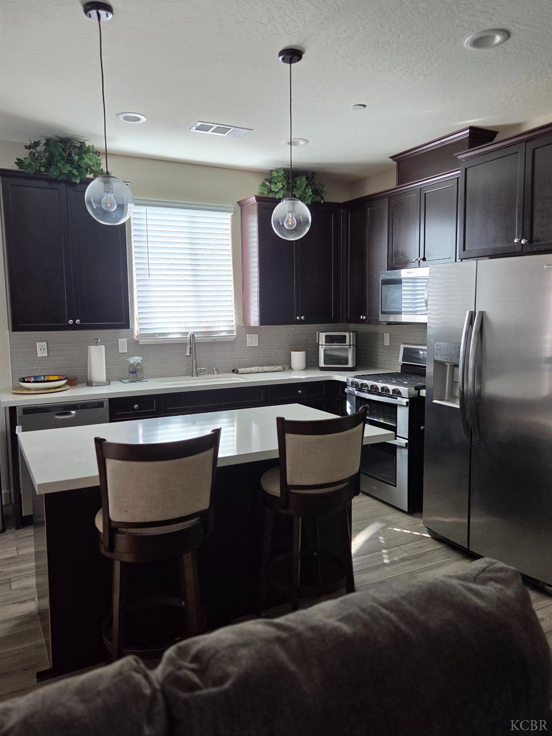 1317 W Kenny Thompson, Hanford, CA 93230