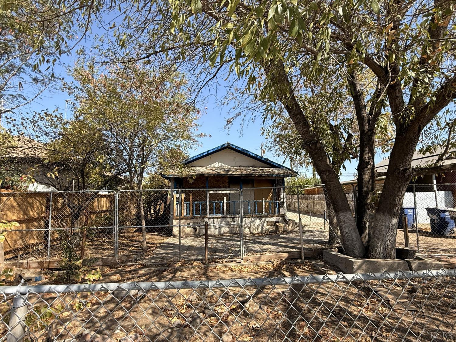 305 E Merced St, Avenal, CA 93204