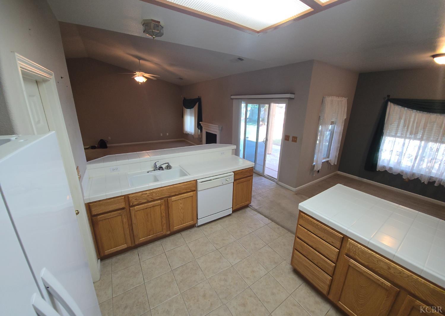 1798 Redbud St, Lemoore, CA 93245