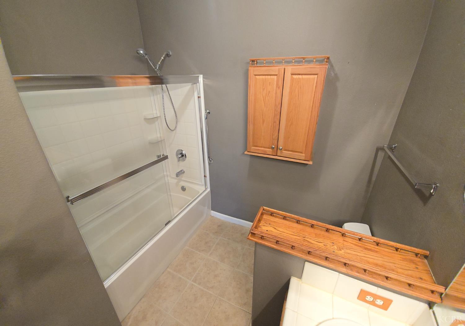 1798 Redbud St, Lemoore, CA 93245