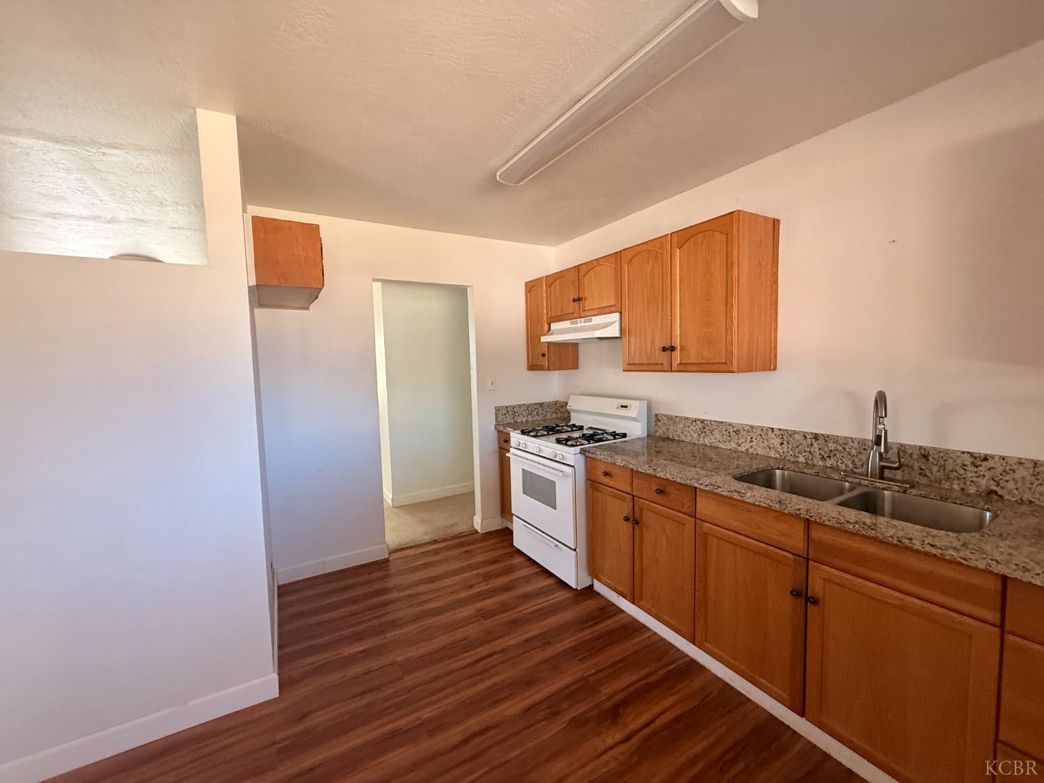 10840 Beverly Dr, Hanford, CA 93230