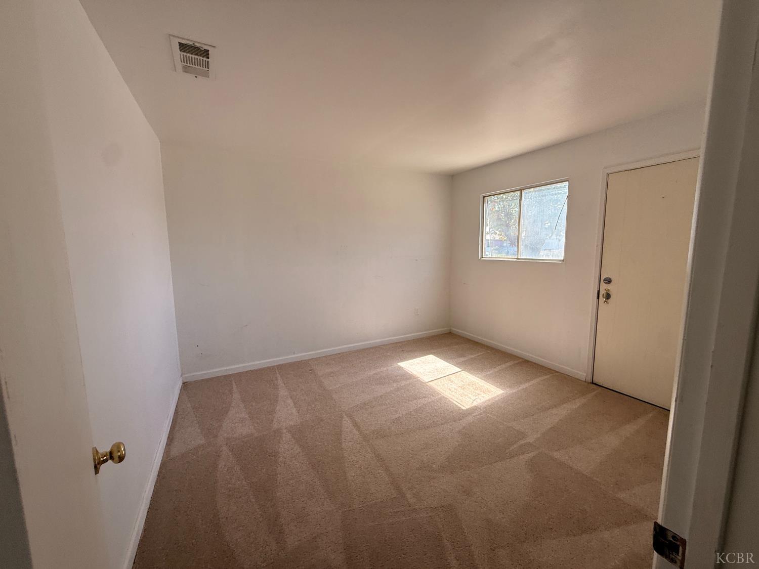 10840 Beverly Dr, Hanford, CA 93230