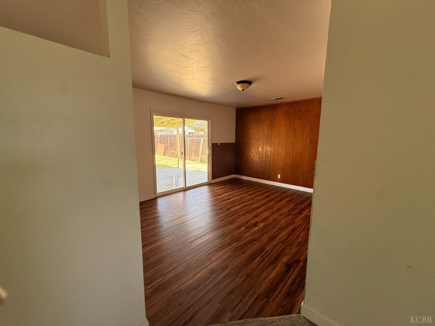 10840 Beverly Dr, Hanford, CA 93230