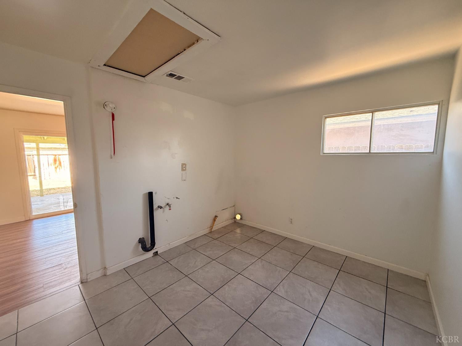 10840 Beverly Dr, Hanford, CA 93230