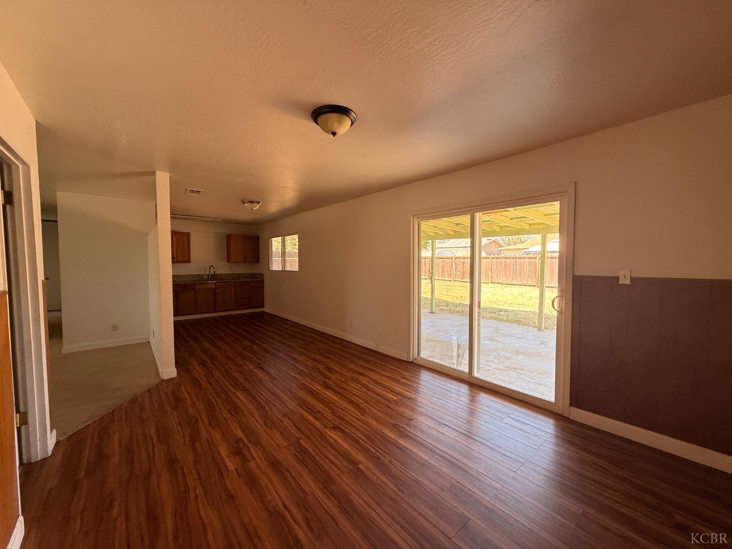 10840 Beverly Dr, Hanford, CA 93230