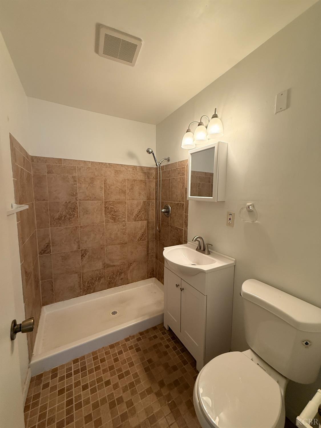 10840 Beverly Dr, Hanford, CA 93230