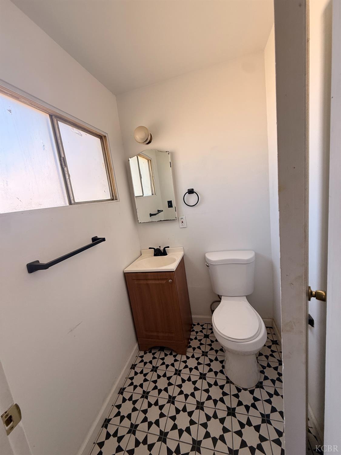 10840 Beverly Dr, Hanford, CA 93230