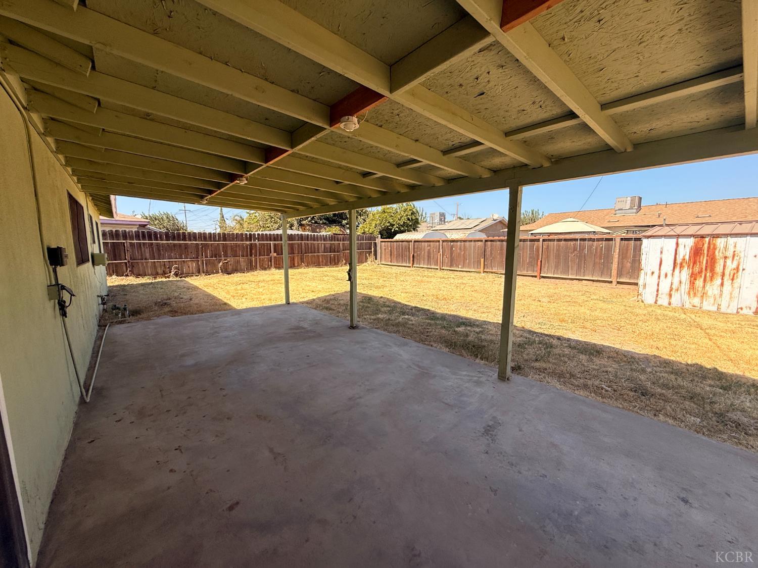 10840 Beverly Dr, Hanford, CA 93230