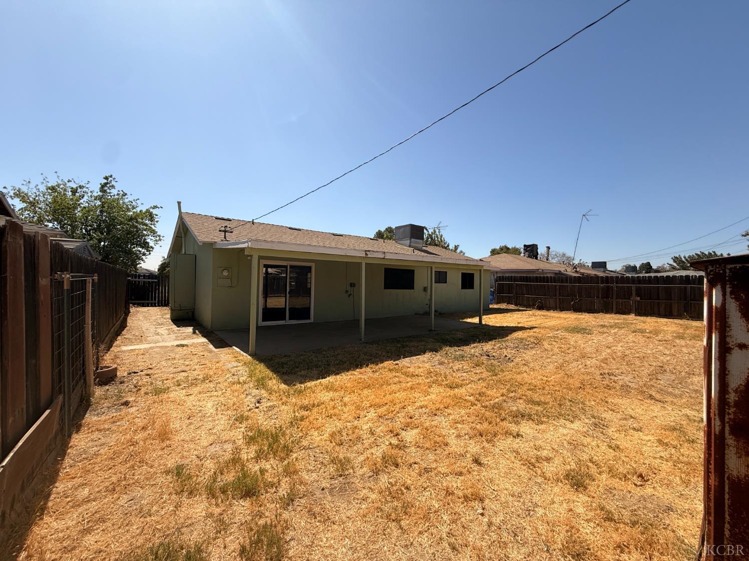 10840 Beverly Dr, Hanford, CA 93230