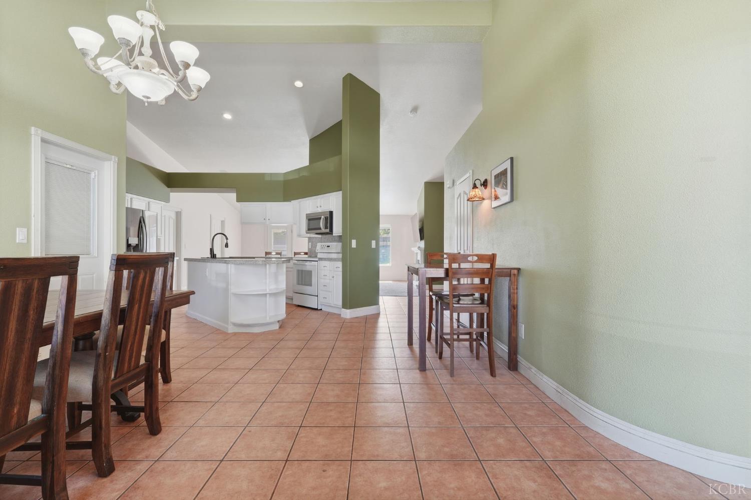 4029 E Meadow, Visalia, CA 93292