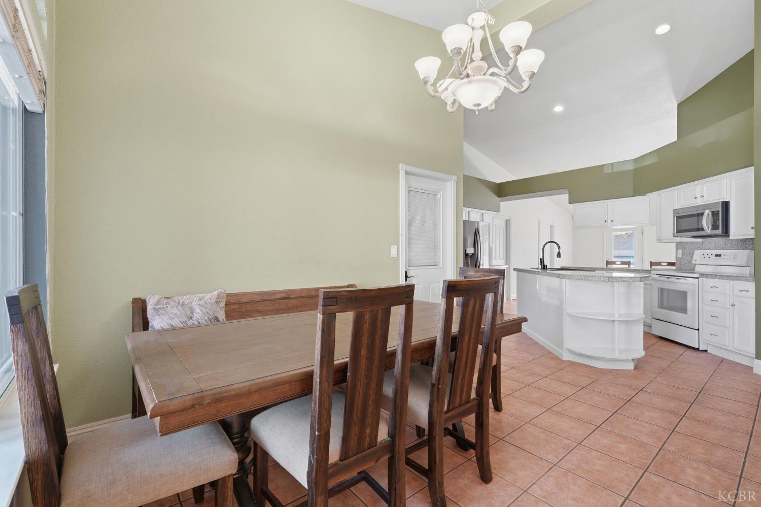 4029 E Meadow, Visalia, CA 93292