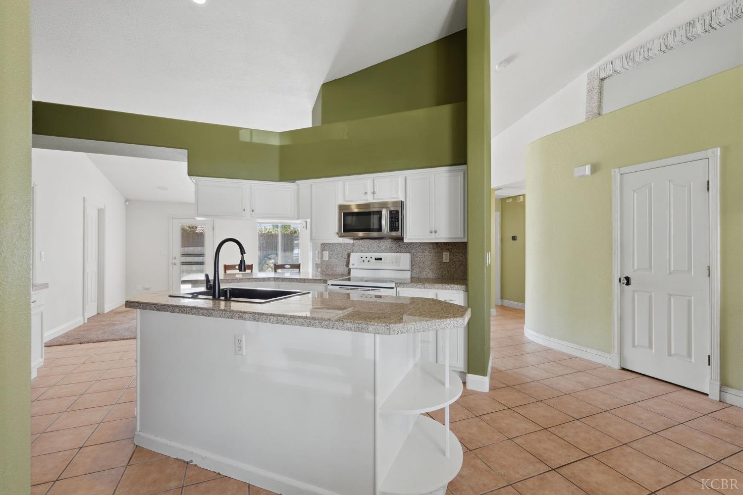 4029 E Meadow, Visalia, CA 93292