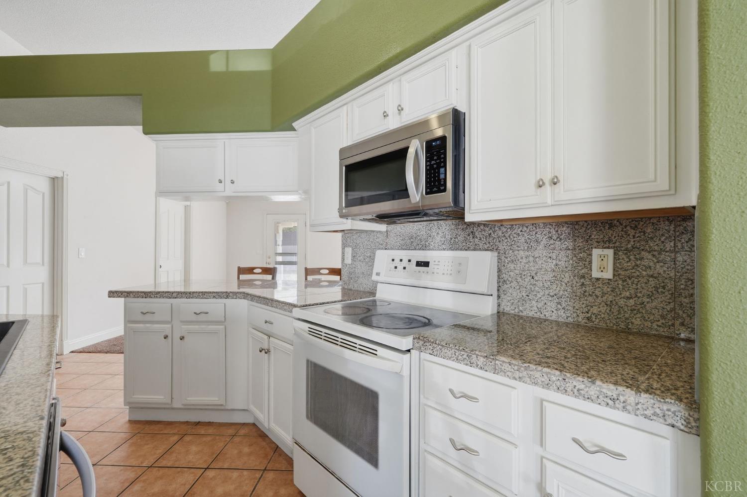 4029 E Meadow, Visalia, CA 93292