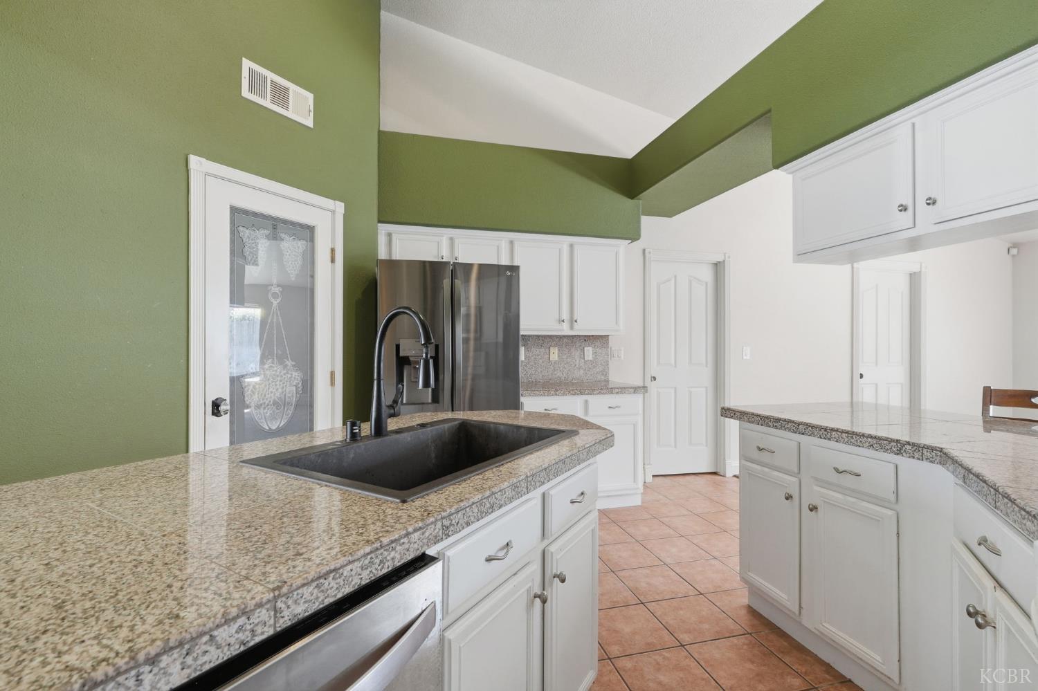 4029 E Meadow, Visalia, CA 93292