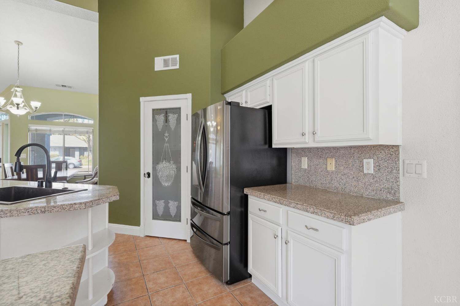 4029 E Meadow, Visalia, CA 93292