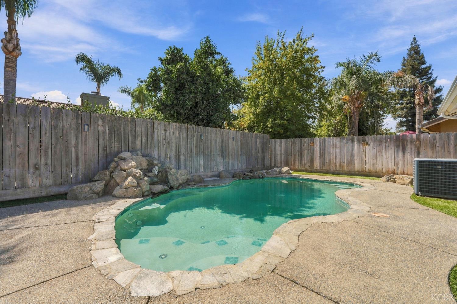 4029 E Meadow, Visalia, CA 93292