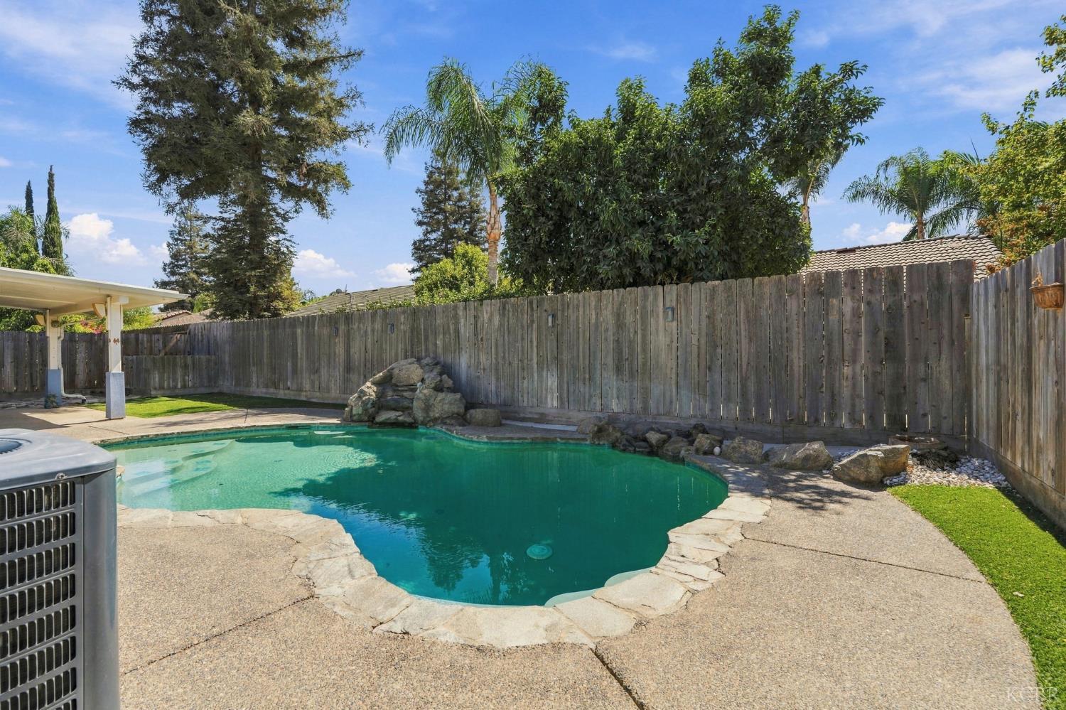 4029 E Meadow, Visalia, CA 93292