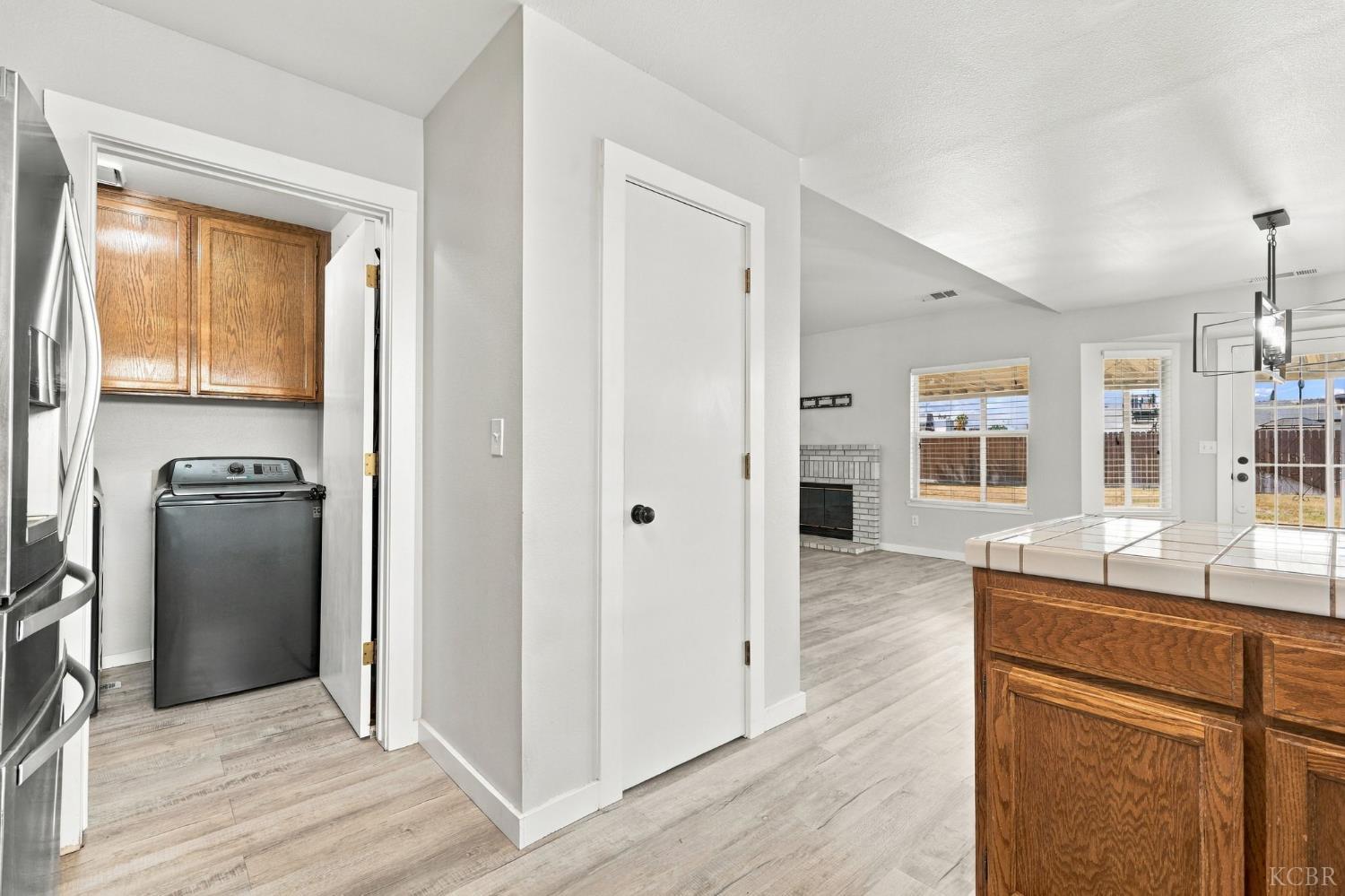 1914 Theresa Ave, Hanford, CA 93230