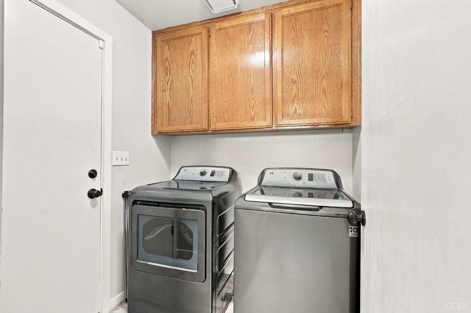 1914 Theresa Ave, Hanford, CA 93230