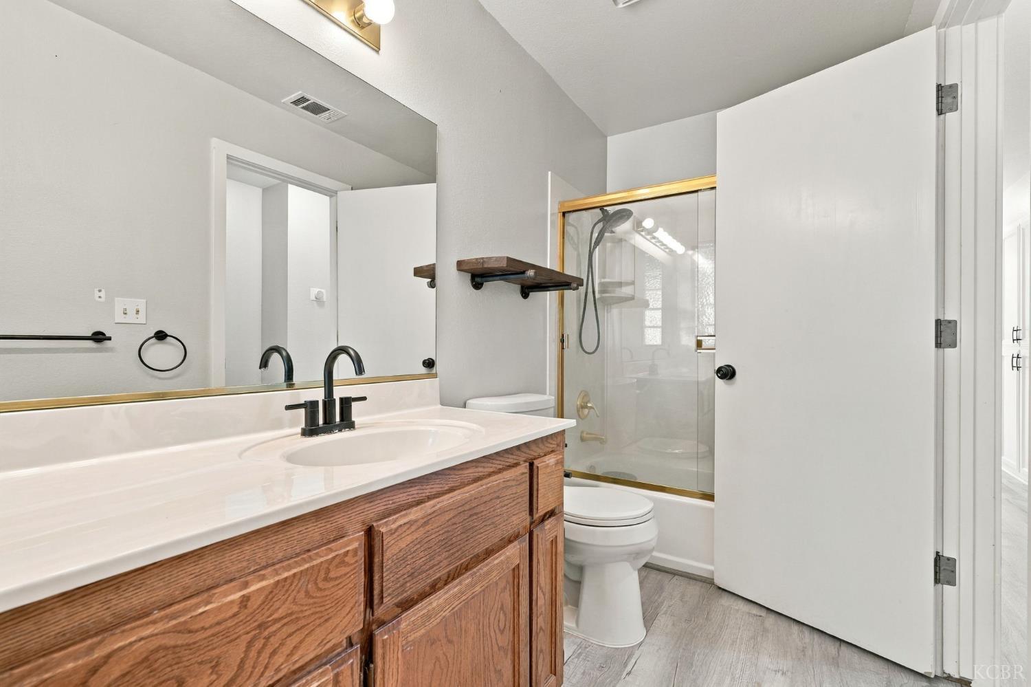 1914 Theresa Ave, Hanford, CA 93230