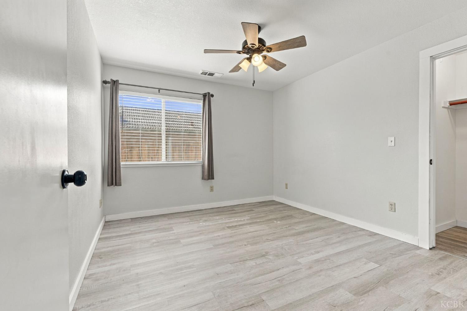 1914 Theresa Ave, Hanford, CA 93230