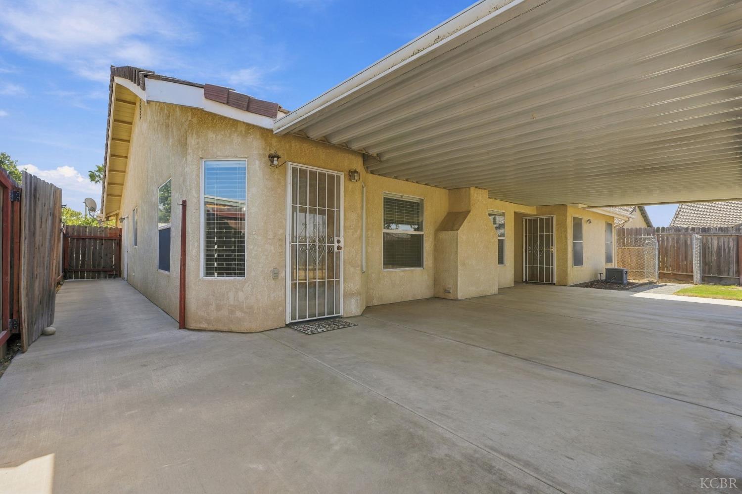 1914 Theresa Ave, Hanford, CA 93230