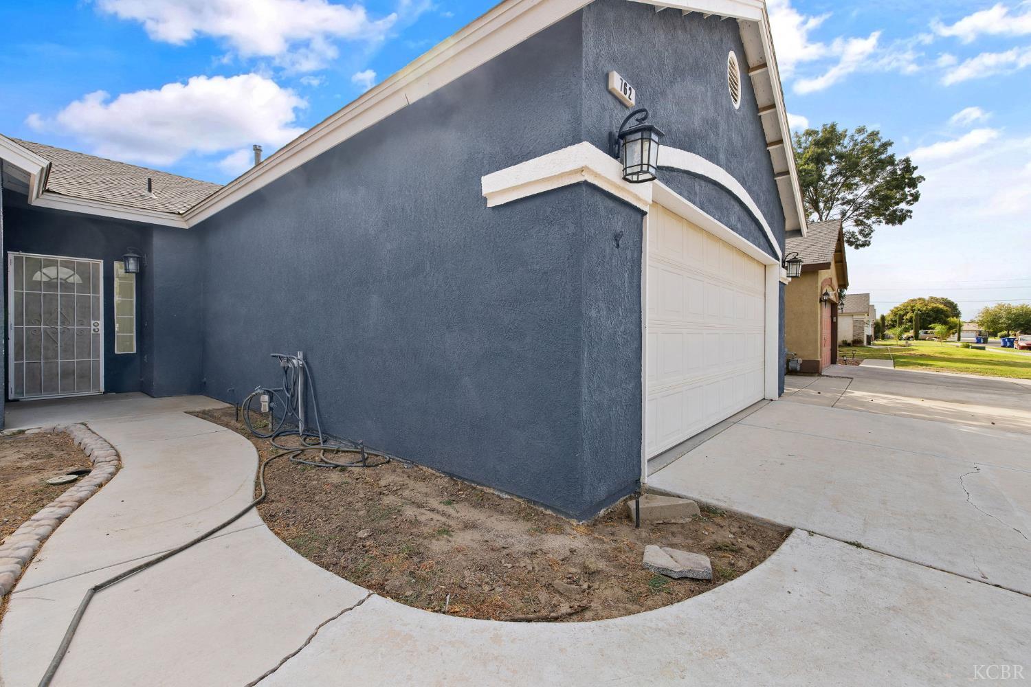 762 Holly Ave, Lemoore, CA 93245
