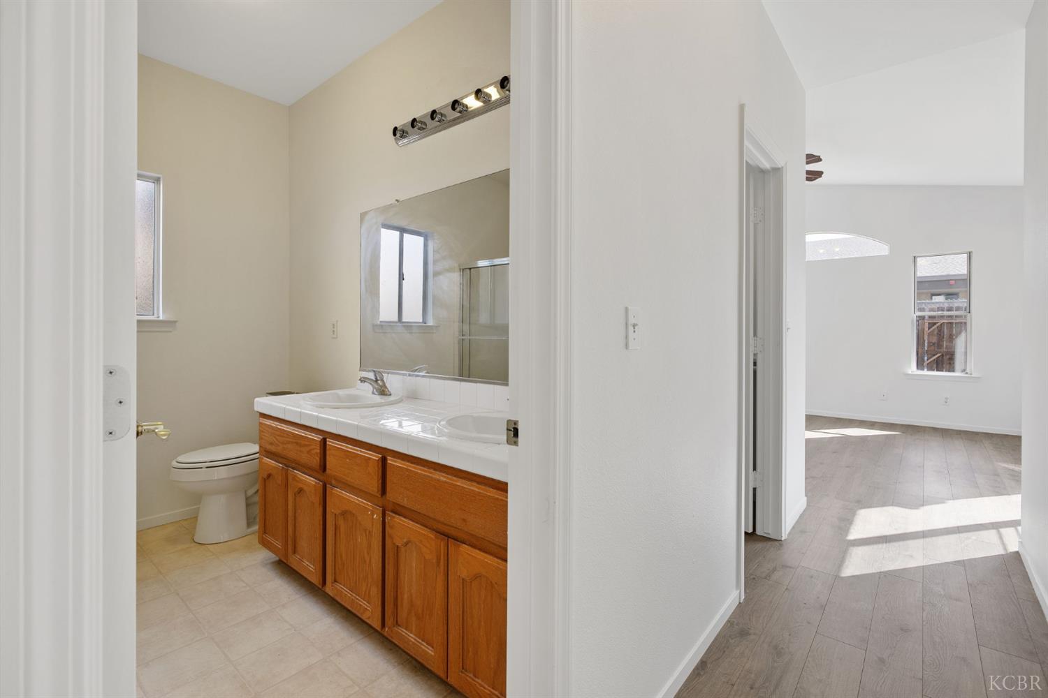 762 Holly Ave, Lemoore, CA 93245