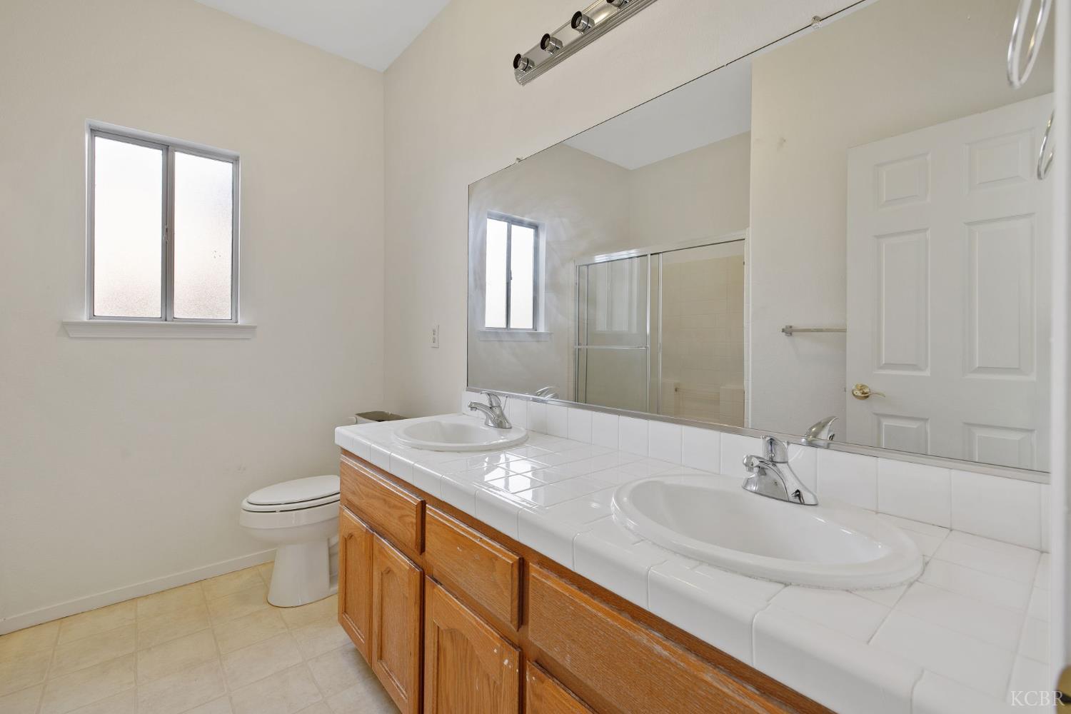 762 Holly Ave, Lemoore, CA 93245